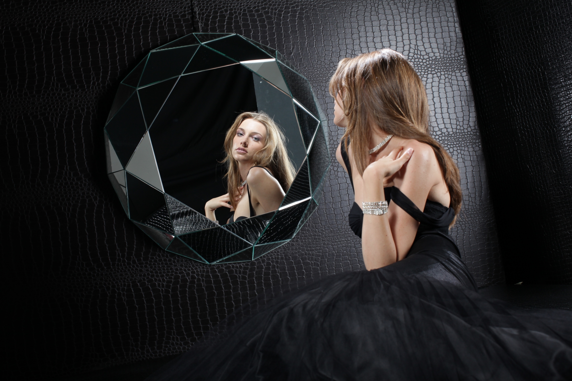 Фотосессия отражение в зеркале